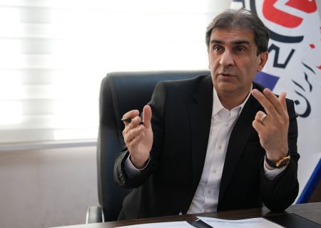 رئیس جمهور دستور توقف اجرای فراخوان مالیات برارزش افزوده در دی ماه را عملیاتی کند