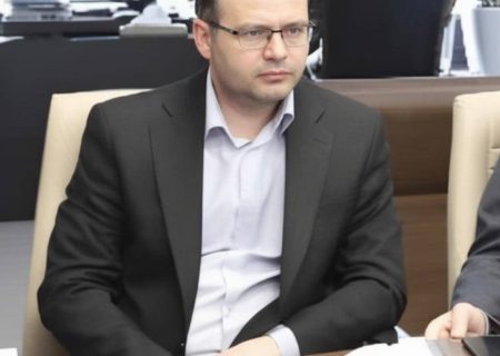 صدور اولین پروانه کسب برای متقاضی زیر 18 سال در کشور